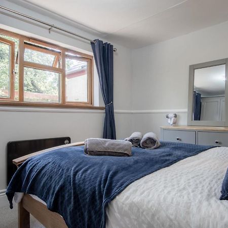 Honeysuckle Cottage - 1 Bedroom Cottage - แอมรอธ ภายนอก รูปภาพ