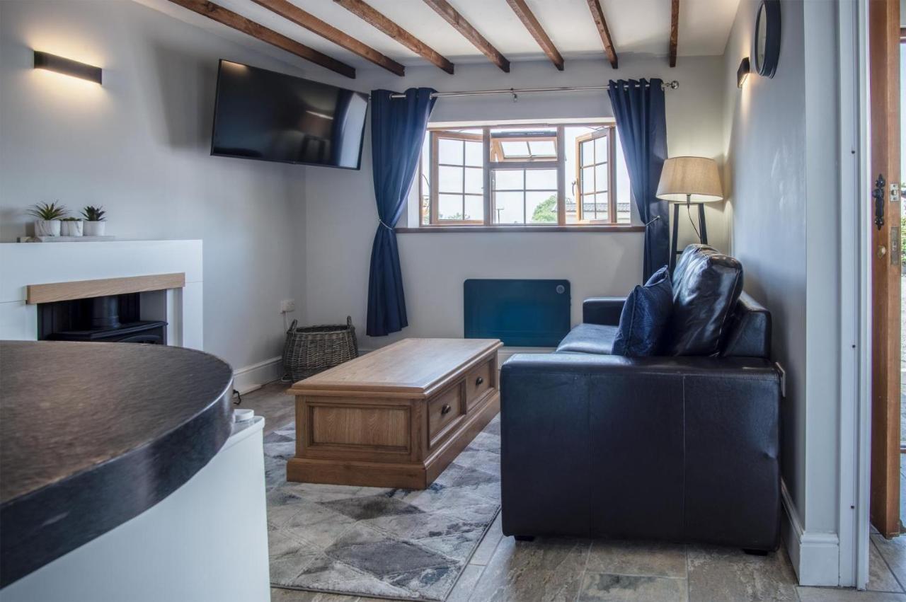 Honeysuckle Cottage - 1 Bedroom Cottage - แอมรอธ ภายนอก รูปภาพ